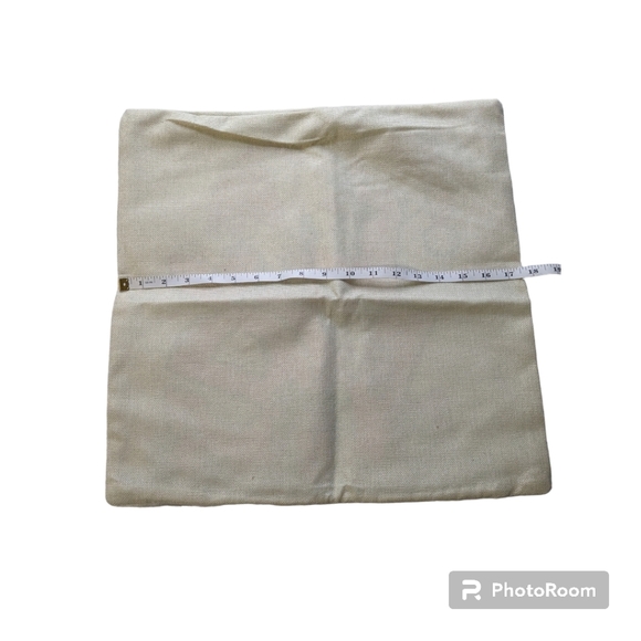 4pc  set. Christmas Throw Pillow Covers. - Picture 4 of 5